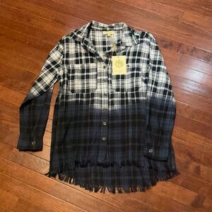 Black white & dark blue plaid button down fringed flannel shirt size large NWT